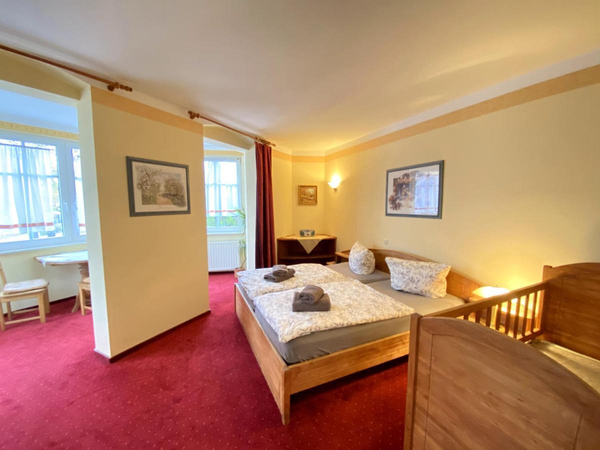 Hotel Haus Belger Großziethen Esterno foto