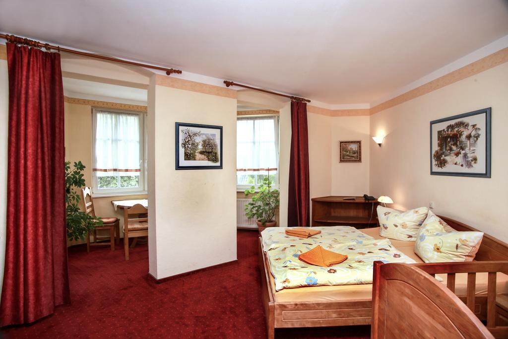 Hotel Haus Belger Großziethen Esterno foto